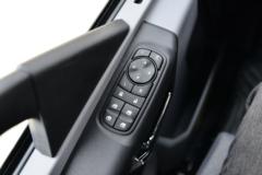 东风商用车 天锦KR PLUS 300马力 4X2 6.8米栏板载货车(高顶三卧)