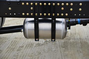 �������ó� ���KR PLUS 300���� 4X2 6.8�������ػ���(�߶�����)ͼƬ