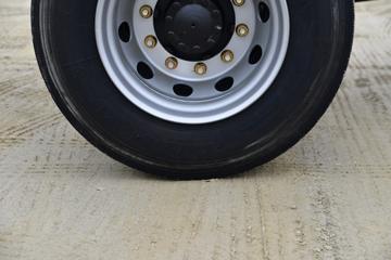 �������ó� ���KR PLUS 300���� 4X2 6.8�������ػ���(�߶�����)ͼƬ