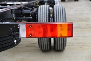 �������ó� ���KR PLUS 300���� 4X2 6.8�������ػ���(�߶�����)ͼƬ