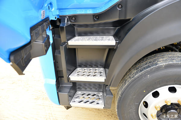 许昌风神优惠季天锦KR PLUS 舒适版 290马力 4X2 6