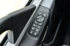 东风商用车 天锦KR PLUS 300马力 6X2 9.8米栏板载货车(国六)(高顶双卧)