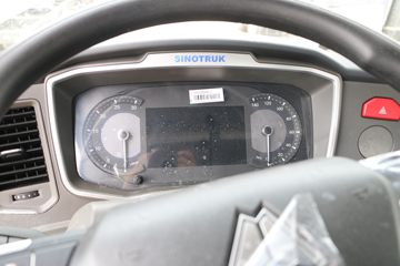 �й����� HOWO MAX 350���� 6X2 9.6��AMT�Զ��������ػ���(ZZ1257N54CKF1)ͼƬ