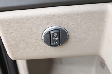 �й����� HOWO MAX 350���� 6X2 9.6��AMT�Զ��������ػ���(ZZ1257N54CKF1)ͼƬ