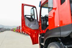 东风商用车 天龙KL重卡 500马力 6X4 LNG自动挡牵引车(国六)(液缓)(DFH4250D13)