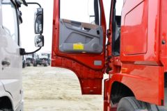 东风商用车 天龙旗舰KX 王者版 520马力 8X4 9.4米栏板载货车(国六)
