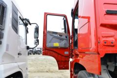 东风商用车 天龙旗舰KX 王者版 520马力 8X4 9.4米栏板载货车(国六)