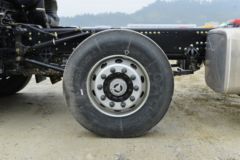 东风商用车 天龙旗舰KX 王者版 520马力 8X4 9.4米栏板载货车(国六)