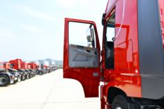 东风商用车 天龙旗舰KX 王者版 530马力 6X4 LNG牵引车(国六)(DFH4250D13) 东风商用车 天龙旗舰KX 王者版 530马力 6X4 LNG牵引车(国六)(DFH4250D13)