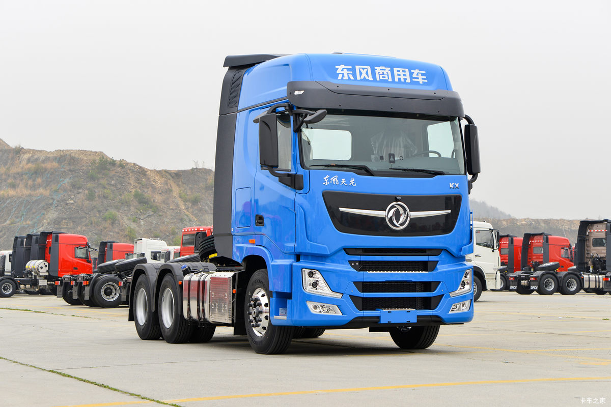 东风商用车 天龙旗舰KX 王者版 660马力 6X4 牵引车(纯蓝色)(国六)