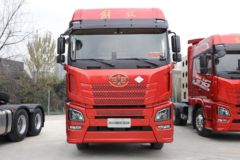 青岛解放 JH6重卡  领航版 530马力 6X4 LNG自动档牵引车(国六)(CA4259P25K15T1NE6A80)