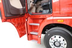 青岛解放 JH6重卡  领航版 530马力 6X4 LNG自动档牵引车(国六)(CA4259P25K15T1NE6A80)