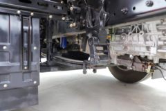 青岛解放 JH6重卡  领航版 530马力 6X4 LNG自动档牵引车(国六)(CA4259P25K15T1NE6A80)