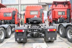 青岛解放 JH5 500马力 6X4 牵引车(CA4251P2K15T1E6A80) 青岛解放 JH5 500马力 6X4 牵引车(CA4251P2K15T1E6A80)