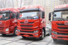 青岛解放 JH5 500马力 6X4 牵引车(CA4251P2K15T1E6A80) 青岛解放 JH5 500马力 6X4 牵引车(CA4251P2K15T1E6A80)