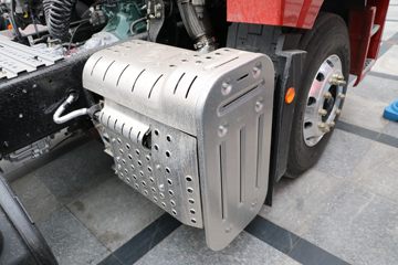 �ൺ��� JH5 500���� 6X4 ǣ����(CA4251P2K15T1E6A80)ͼƬ