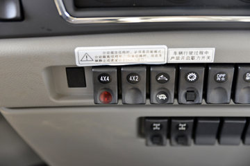 ����ʮͨ ��� 245���� 4X4 4.5����ж��(STQ2186L07Y3E6)ͼƬ