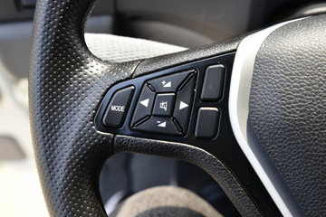 ����ʮͨ ��� 245���� 4X4 4.5����ж��(STQ2186L07Y3E6)ͼƬ