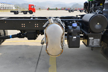 ����ʮͨ ��� 245���� 4X4 4.5����ж��(STQ2186L07Y3E6)ͼƬ