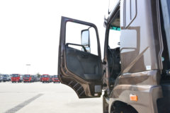 三环十通 昊龙 豪华版 270马力 8X2 7.6米栏板载货车(后桥457宽刹)(STQ1312L16Y4A6)