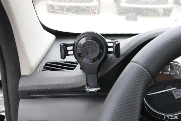  1台新豹T5载货车 成功交付客户 