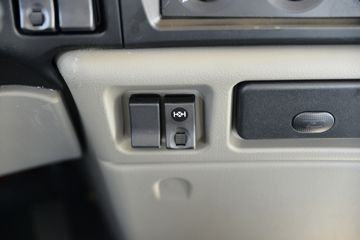 ����ʮͨ ��� 270���� 6X2 6.8����ж��(����)(STQ3256L15Y4D6)ͼƬ