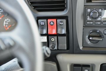 ����ʮͨ ��� 270���� 6X2 6.8����ж��(����)(STQ3256L15Y4D6)ͼƬ