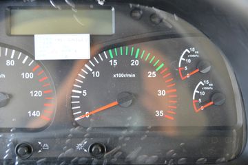 ����ʮͨ ��� 270���� 6X2 6.8����ж��(����)(STQ3256L15Y4D6)ͼƬ