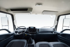 江铃 凯运+小蓝鲸 中体 152马力 4.2米单排厢式轻卡(国六)(JX5044XXYTGA26)