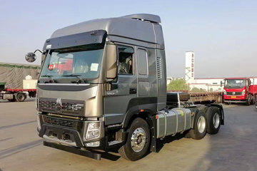 中国重汽成都商用车 豪沃V7-X 480马力 6X4 牵引车(ZZ4252V3247F1)