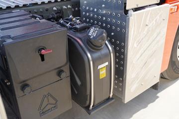 �й����� �ǵ¿�SITRAK G7S�ؿ� 610���� 6X4 AMT�Զ���ǣ����(��Һ��)ͼƬ