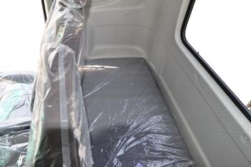 ����ʮͨ ��� 220���� 6X2 ƽ�����䳵(STQ5245TPBD6)ͼƬ