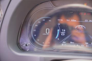 ����ʮͨ ��� 220���� 6X2 ƽ�����䳵(STQ5245TPBD6)ͼƬ