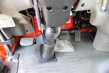 ����ʮͨ ��� 220���� 6X2 ƽ�����䳵(STQ5245TPBD6)ͼƬ