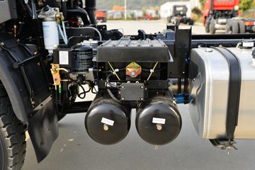 ����ʮͨ T3���� 200���� 4X4 4.3��ԽҰ��ж��(����)ͼƬ