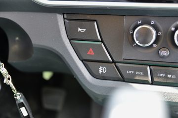 ����ʮͨ ���� 160���� 4X2 4����ж��(��ʿ��8��)ͼƬ