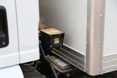 陕汽轻卡 德蓝Z1 基础型 4.18米单排纯电动厢式轻卡(YTQ5042XXYJEEV336)98.04kWh