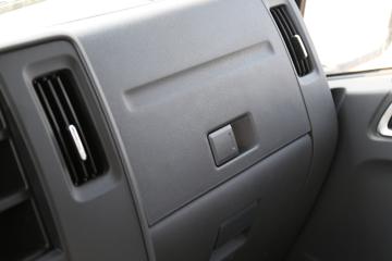 ����Ծ�� ��ԽEC300 4.5T 4.15�׵��Ŵ��綯��ʽ�Ῠ81.14kWhͼƬ