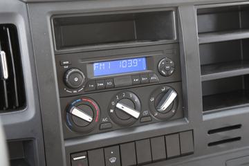 ����Ծ�� ��ԽEC300 4.5T 4.15�׵��Ŵ��綯��ʽ�Ῠ81.14kWhͼƬ