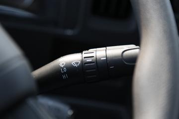 ����Ծ�� ��ԽEC300 4.5T 4.15�׵��Ŵ��綯��ʽ�Ῠ81.14kWhͼƬ