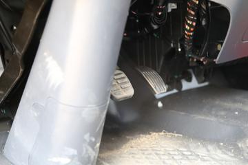 ����Ծ�� ��ԽEC300 4.5T 4.15�׵��Ŵ��綯��ʽ�Ῠ81.14kWhͼƬ