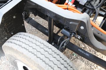 ����Ծ�� ��ԽEC300 4.5T 4.15�׵��Ŵ��綯��ʽ�Ῠ81.14kWhͼƬ