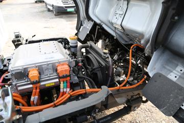 ����Ծ�� ��ԽEC300 4.5T 4.15�׵��Ŵ��綯��ʽ�Ῠ81.14kWhͼƬ