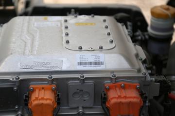 ����Ծ�� ��ԽEC300 4.5T 4.15�׵��Ŵ��綯��ʽ�Ῠ81.14kWhͼƬ