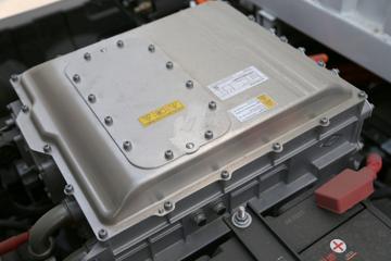 ����Ծ�� ��ԽEC300 4.5T 4.15�׵��Ŵ��綯��ʽ�Ῠ81.14kWhͼƬ