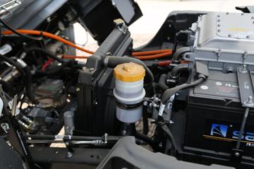 ����Ծ�� ��ԽEC300 4.5T 4.15�׵��Ŵ��綯��ʽ�Ῠ81.14kWhͼƬ