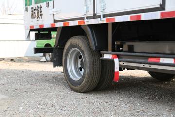 ����Ծ�� ��ԽEC300 4.5T 4.15�׵��Ŵ��綯��ʽ�Ῠ81.14kWhͼƬ