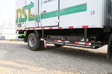 ����Ծ�� ��ԽEC300 4.5T 4.15�׵��Ŵ��綯��ʽ�Ῠ81.14kWhͼƬ