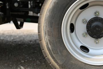 ����Ծ�� ��ԽEC300 4.5T 4.15�׵��Ŵ��綯��ʽ�Ῠ81.14kWhͼƬ