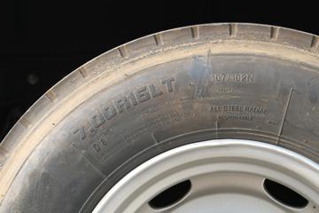 ����Ծ�� ��ԽEC300 4.5T 4.15�׵��Ŵ��綯��ʽ�Ῠ81.14kWhͼƬ